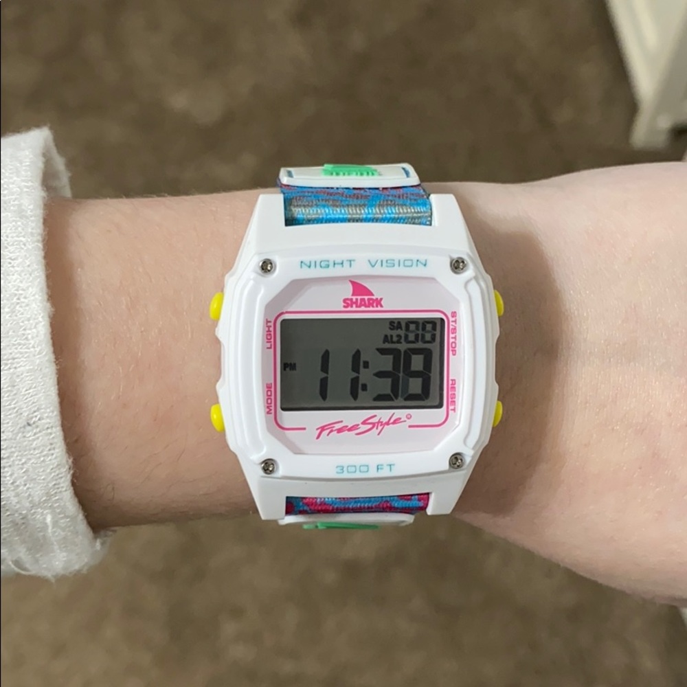 FREESTLYLE Shark Watch